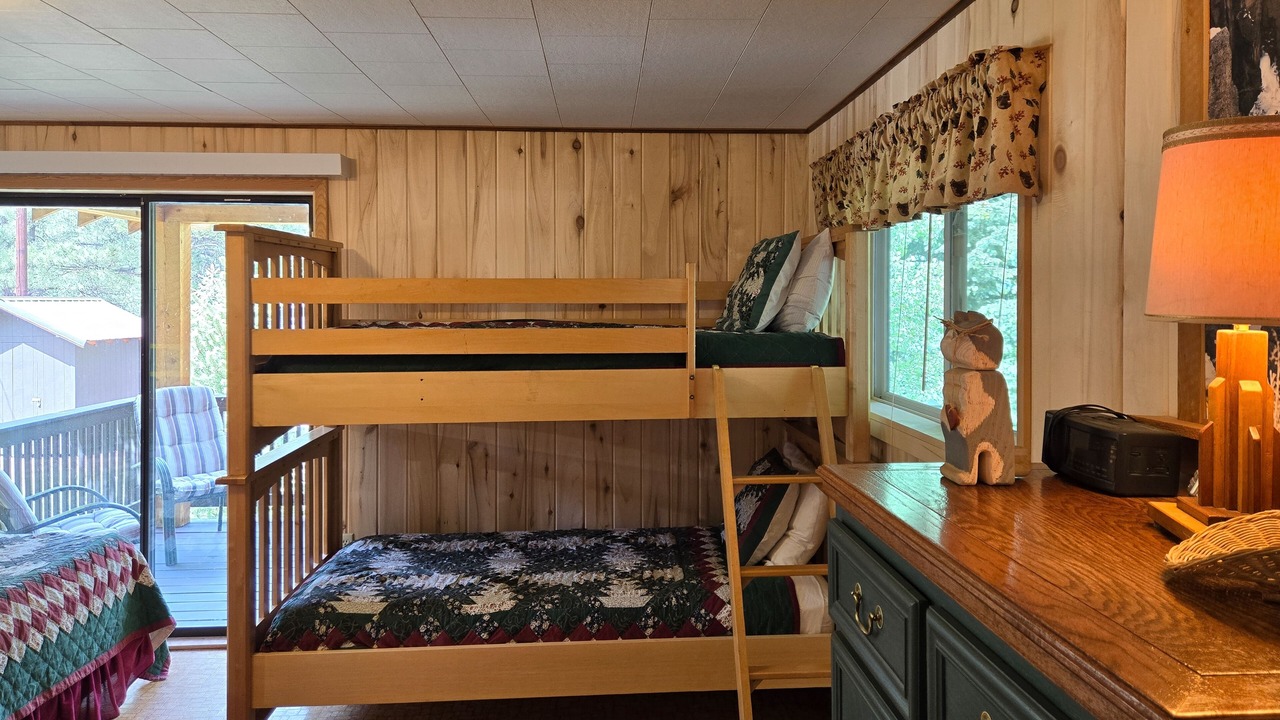 Photo of Bedroom in Ponderosa Pines