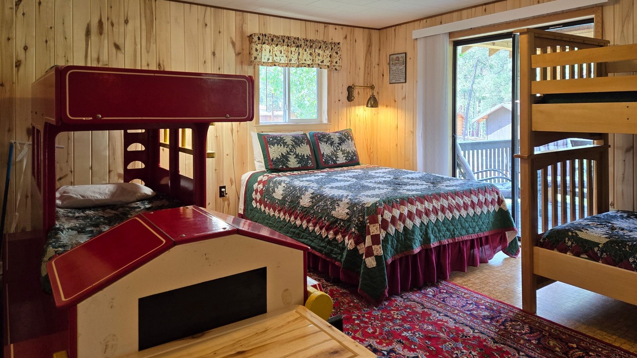 Photo of Bedroom in Ponderosa Pines