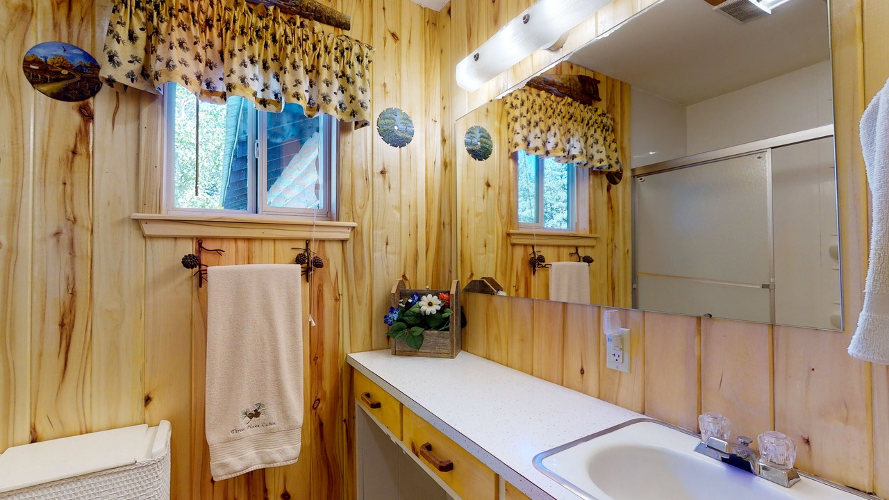Photo of Bathroom in Ponderosa Pines