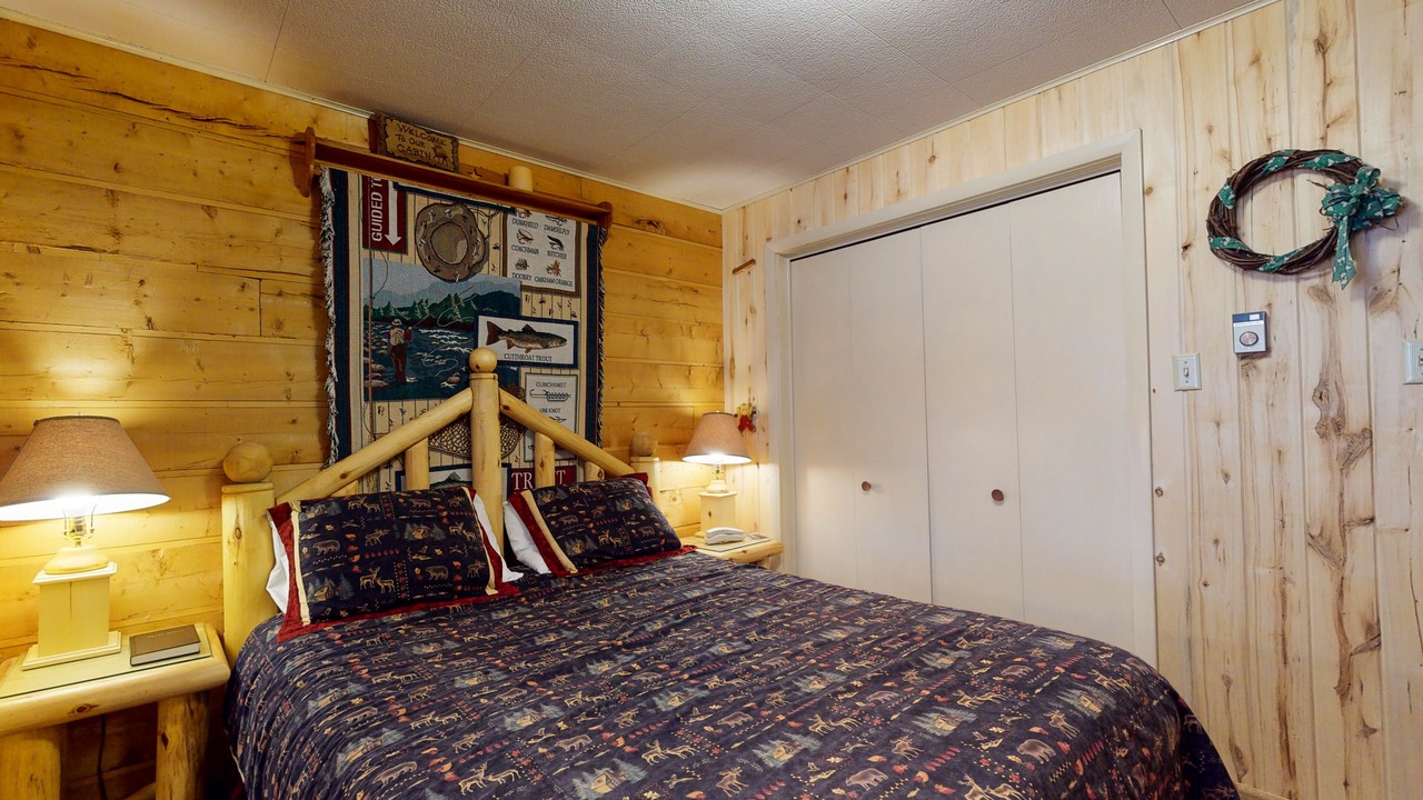 Photo of Bedroom in Ponderosa Pines