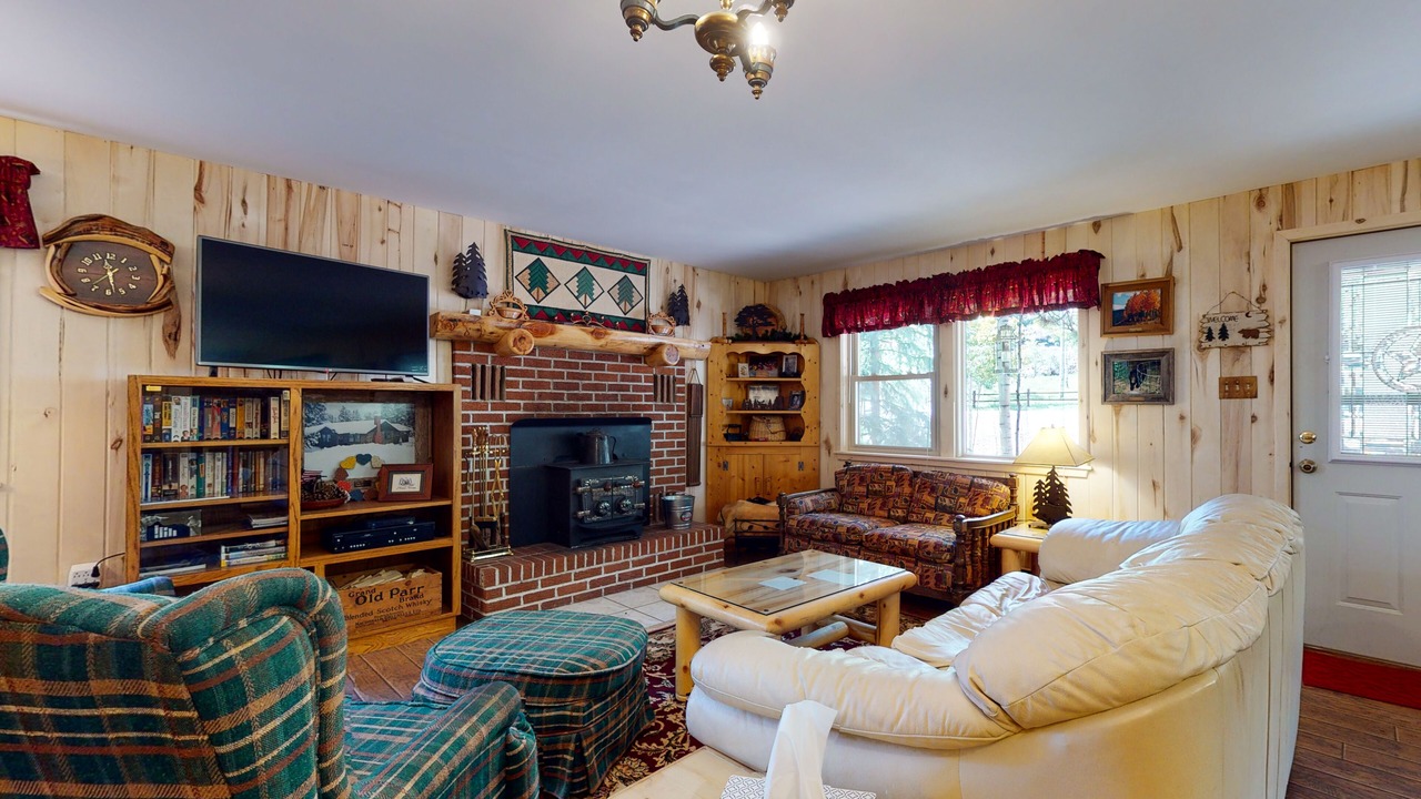 Photo of Livingroom in Ponderosa Pines