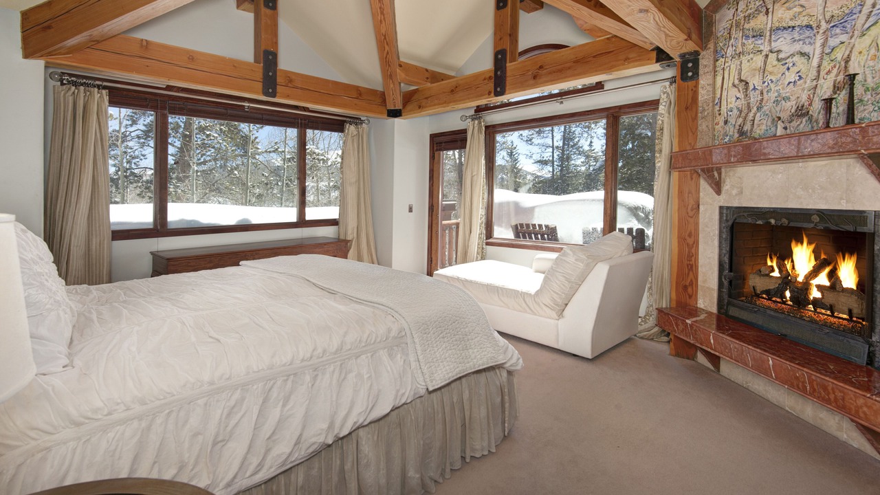 Photo of Bedroom in Four O'Clock