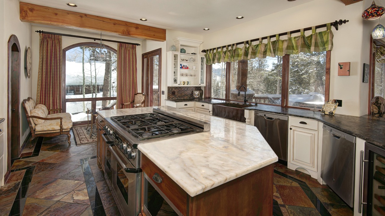 Photo of Kitchen in Four O'Clock