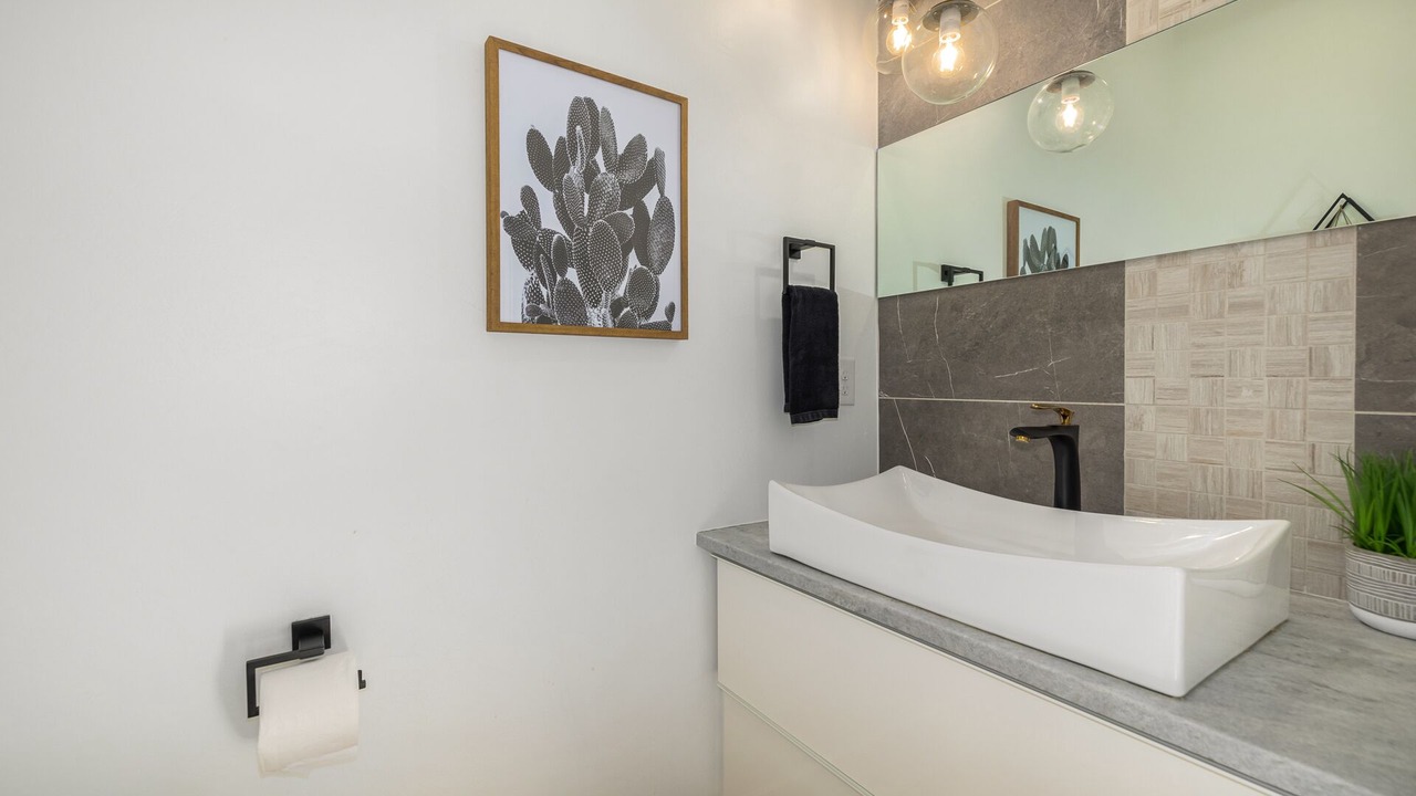 Photo of Bathroom in Overland