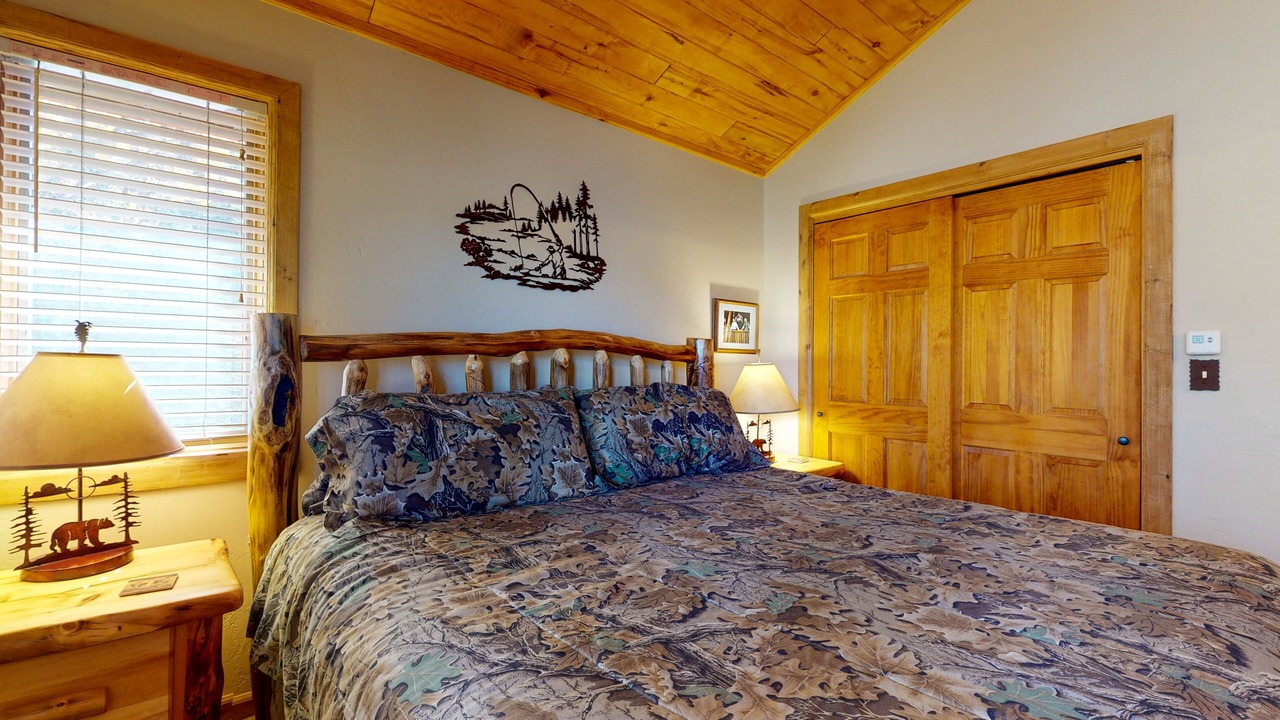 Photo of Bedroom in South Fork