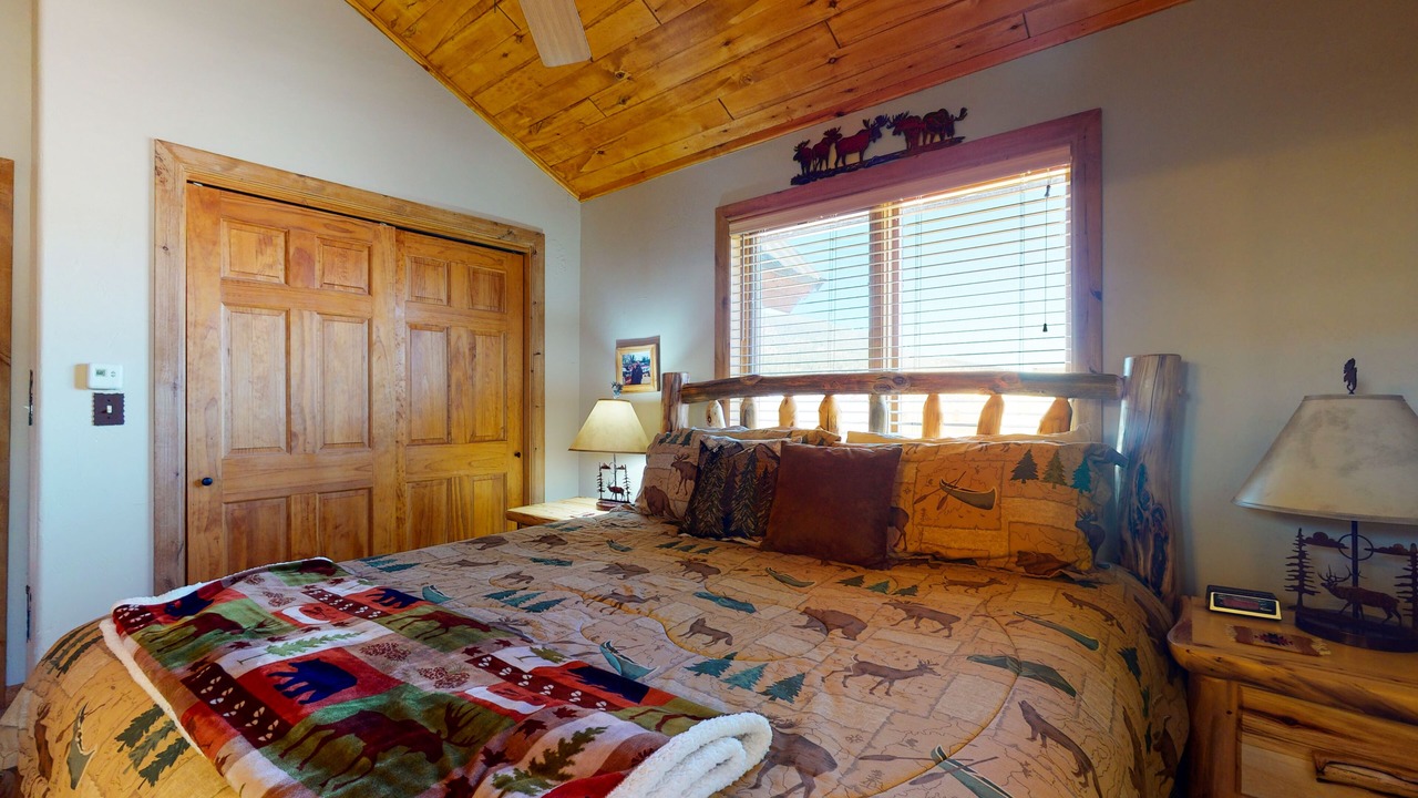 Photo of Bedroom in South Fork
