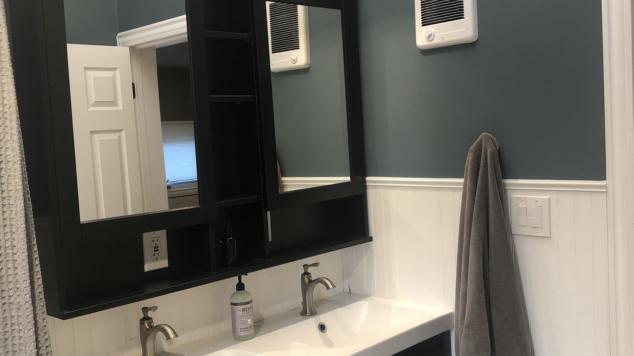 Photo of Bathroom in East Gate