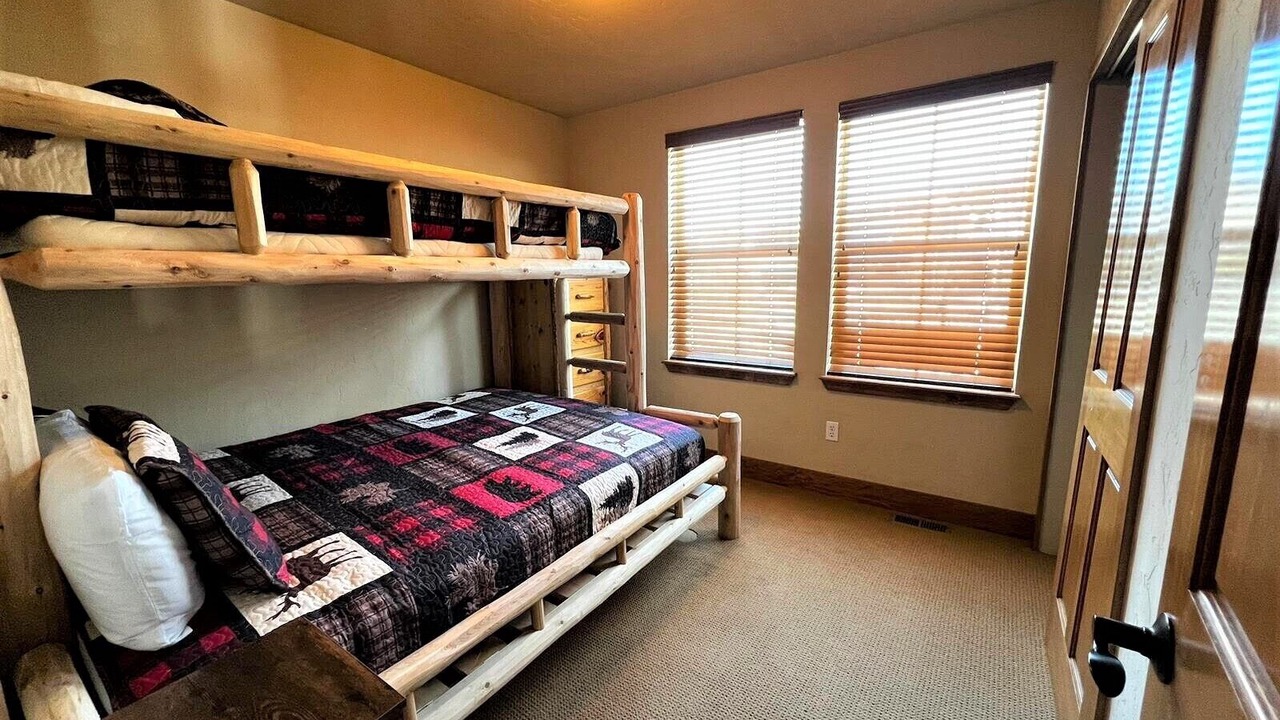 Photo of Bedroom in Silvercreek