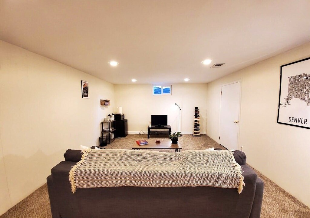 Photo of Livingroom in University