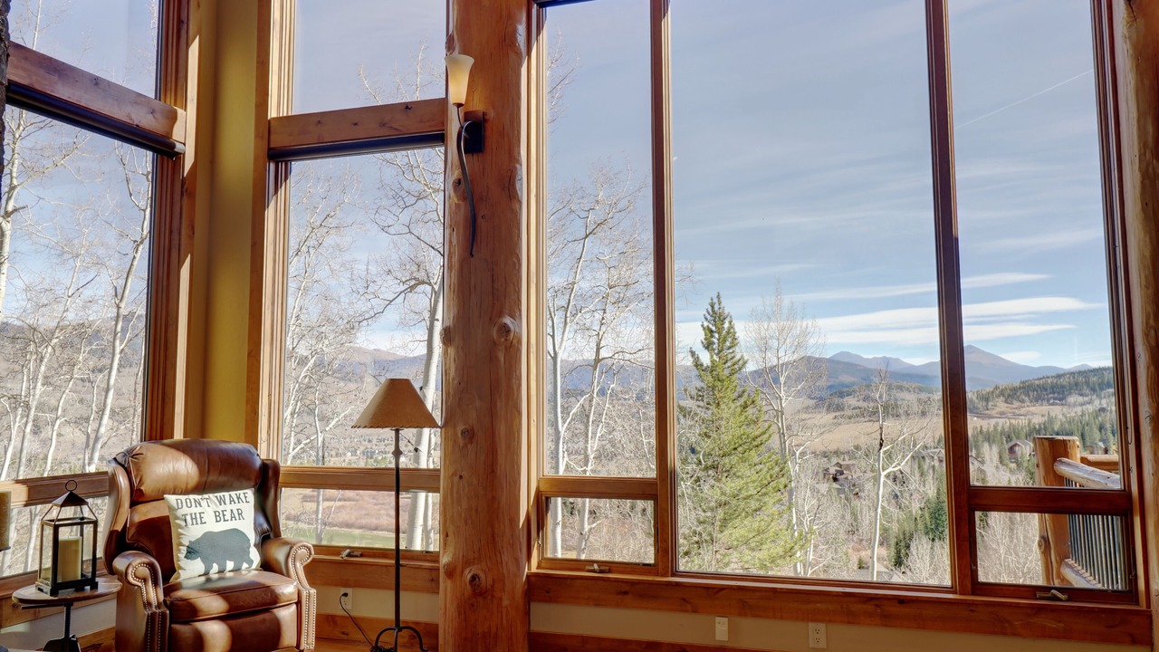 Photo of Bedroom in Three Peaks