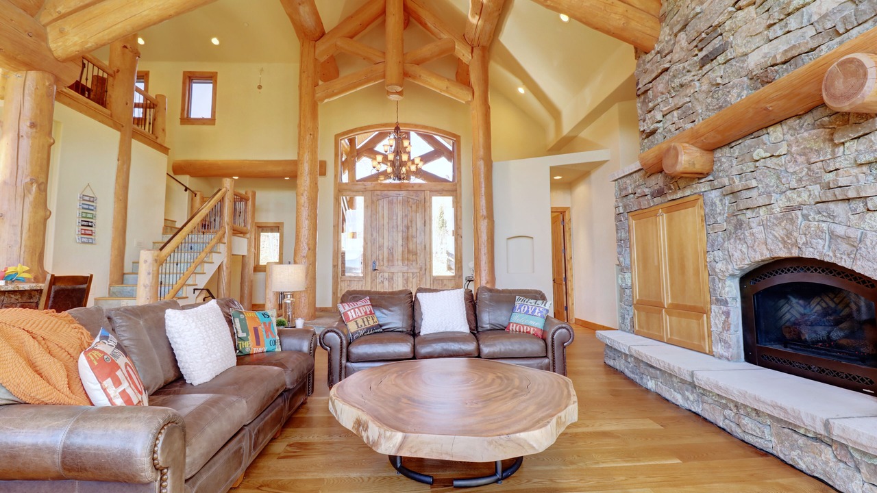 Photo of Livingroom in Three Peaks