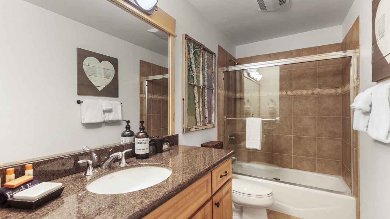 Photo of Bathroom in Warrior's Mark West