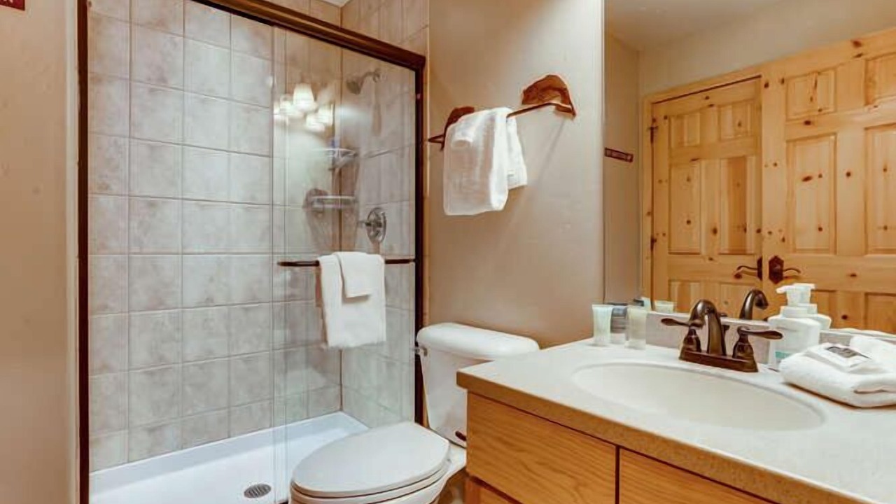 Photo of Bathroom in Three Peaks