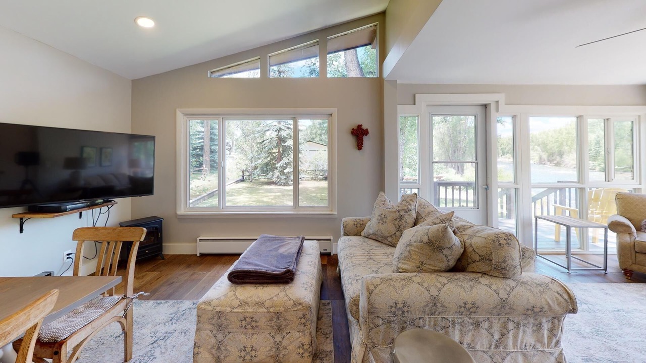 Photo of Livingroom in Gunnison