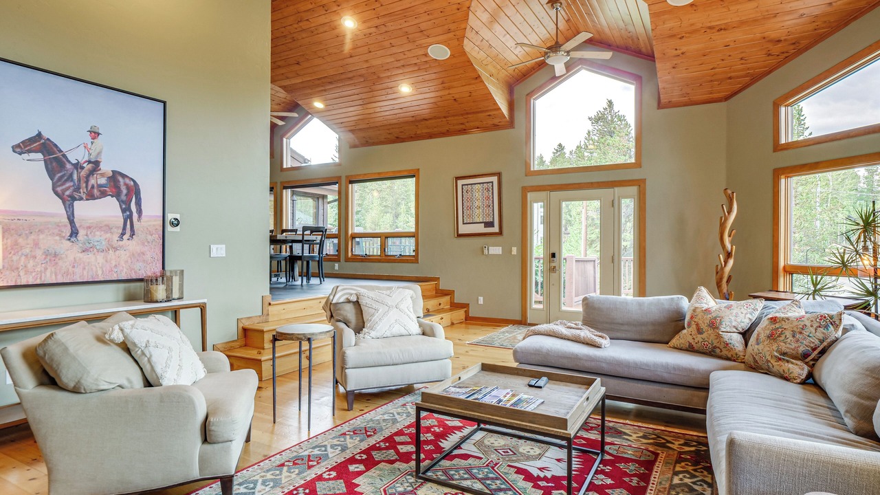 Photo of Livingroom in Breckenridge Heights