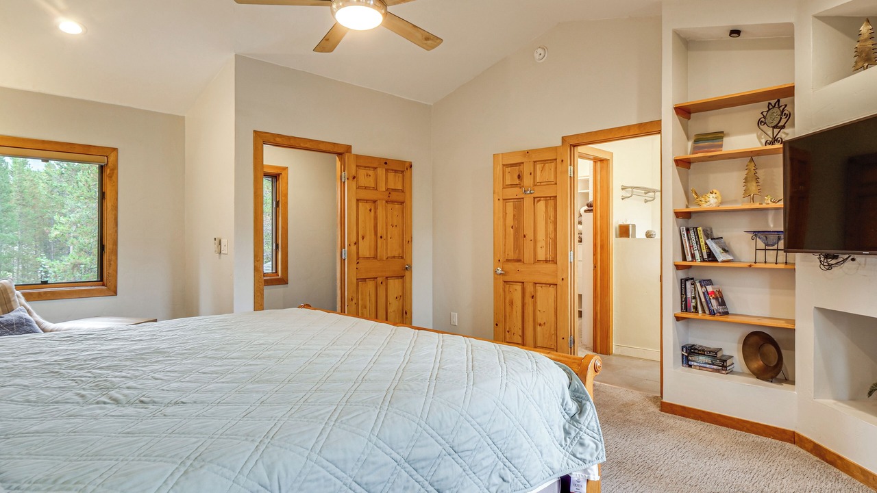 Photo of Bedroom in Breckenridge Heights