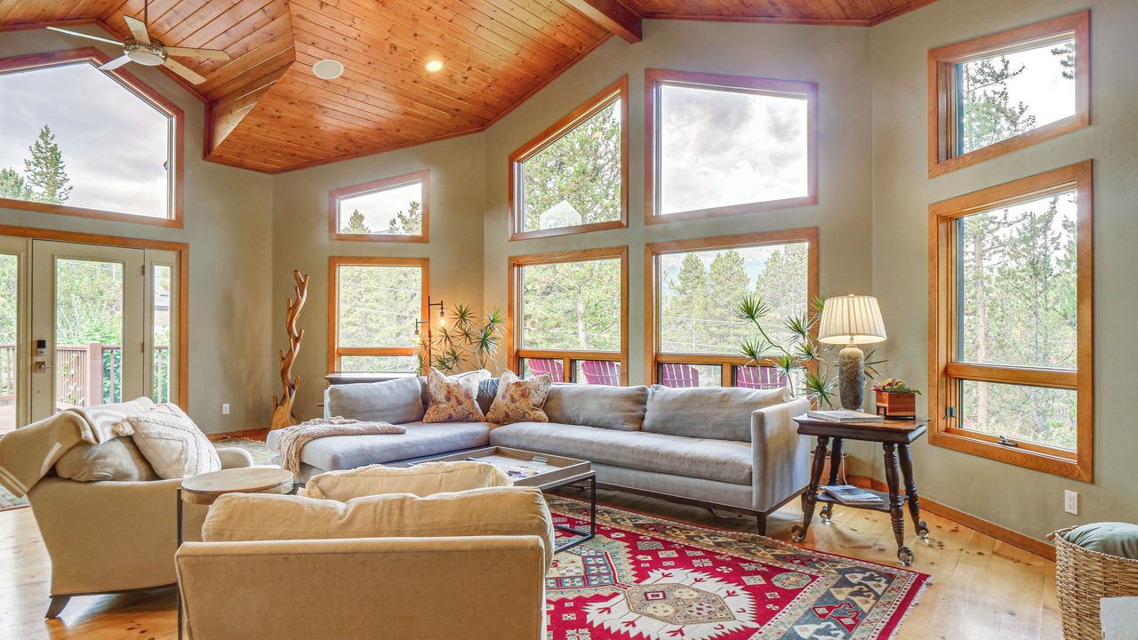 Photo of Livingroom in Breckenridge Heights