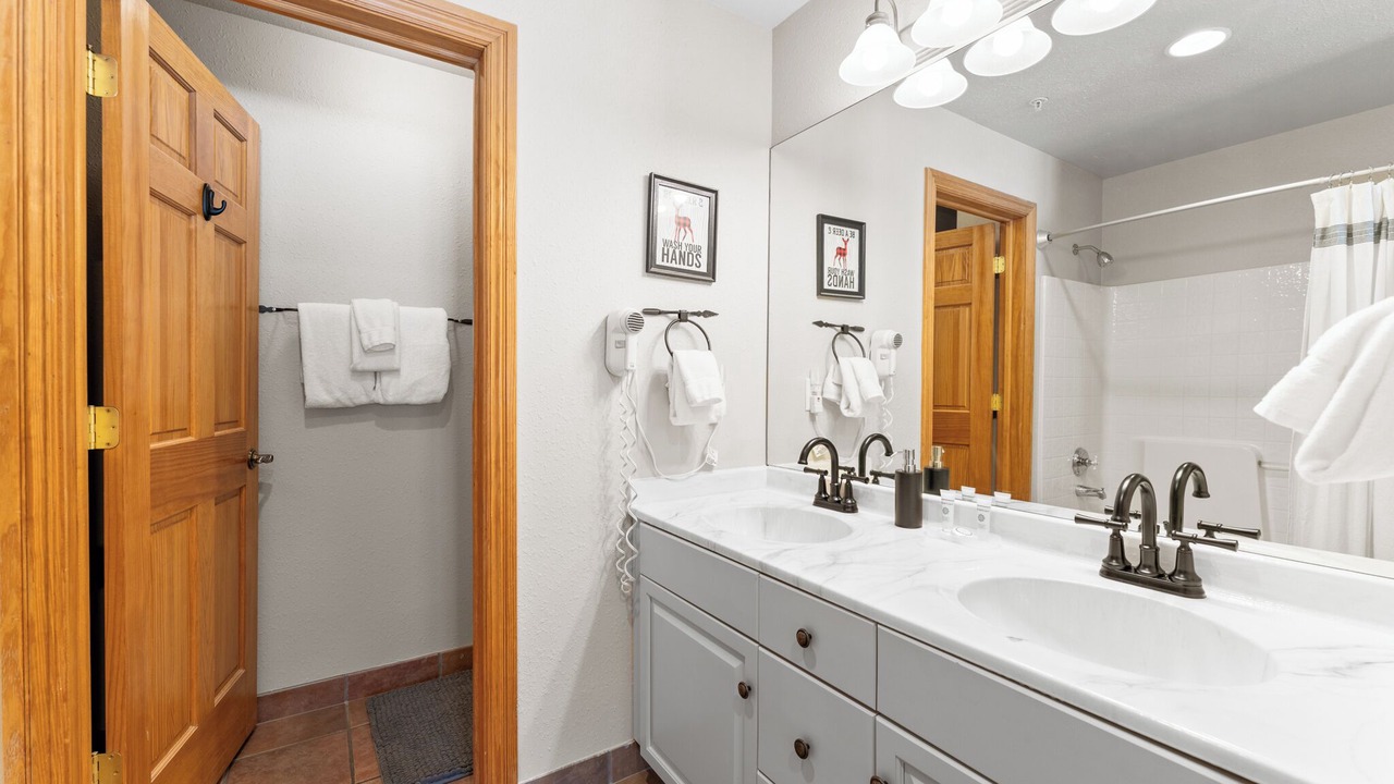 Photo of Bathroom in Mountain House