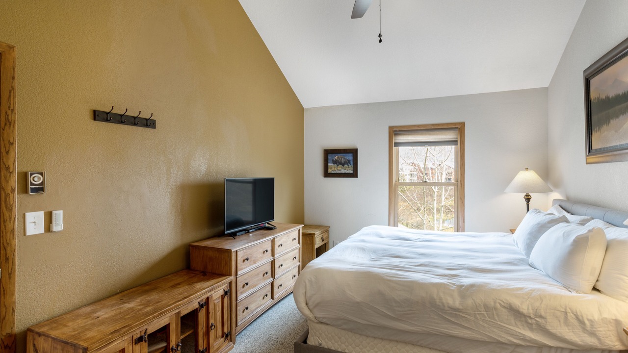 Photo of Bedroom in Mountain House