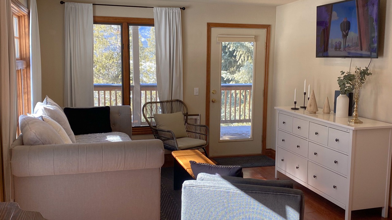 Photo of Livingroom in Forest Hills