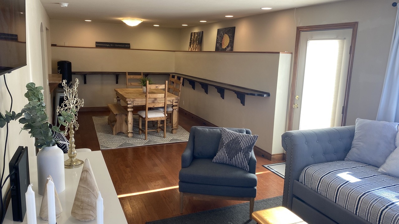 Photo of Livingroom in Forest Hills