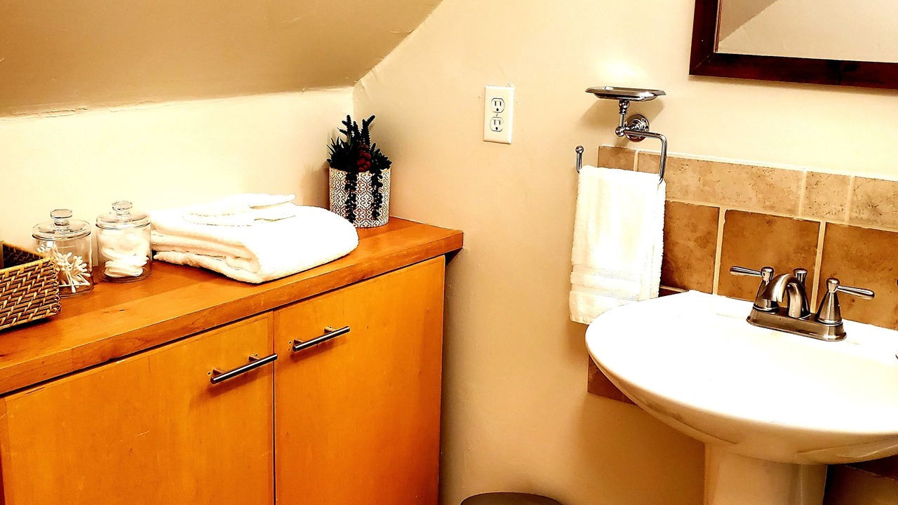 Photo of Bathroom in Silt