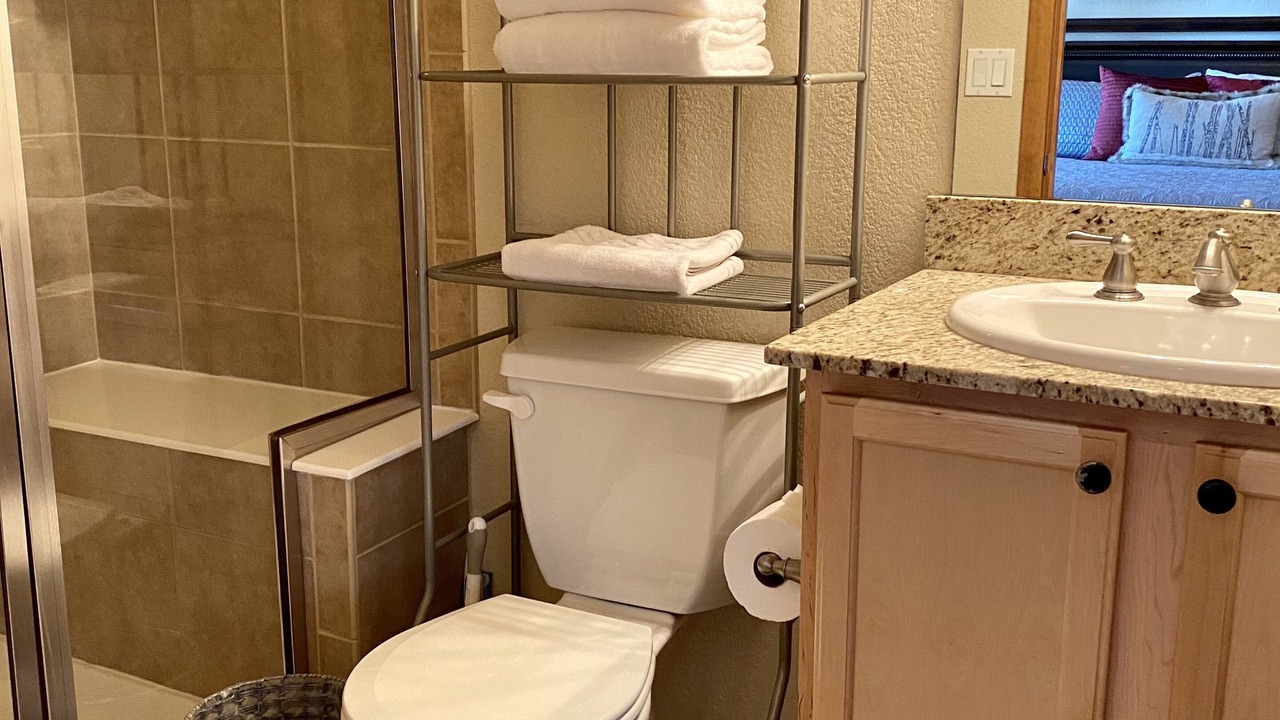 Photo of Bathroom in Rendezvous