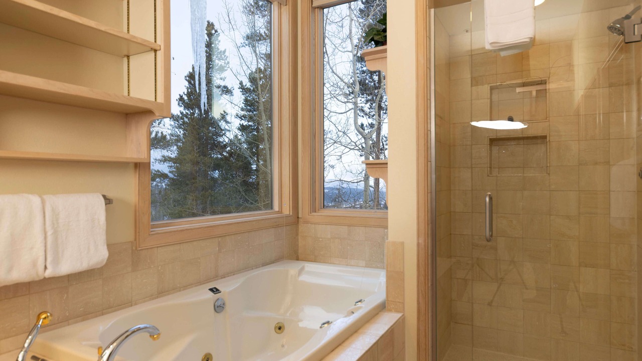 Photo of Bathroom in Warrior's Mark West