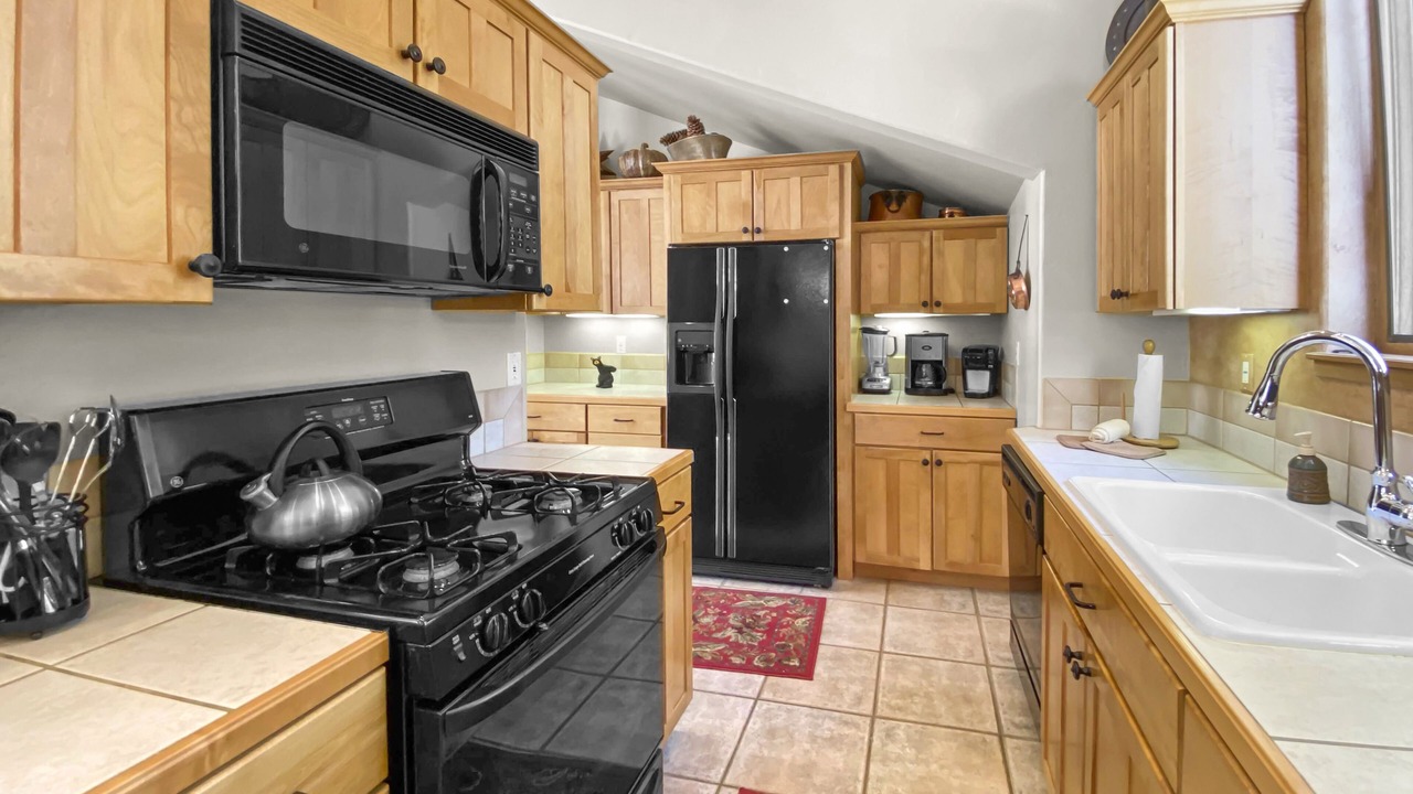 Photo of Kitchen in Warrior's Mark West