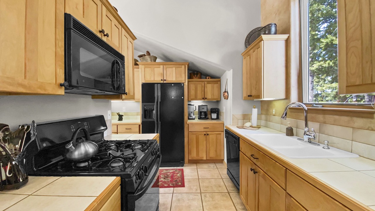 Photo of Kitchen in Warrior's Mark West