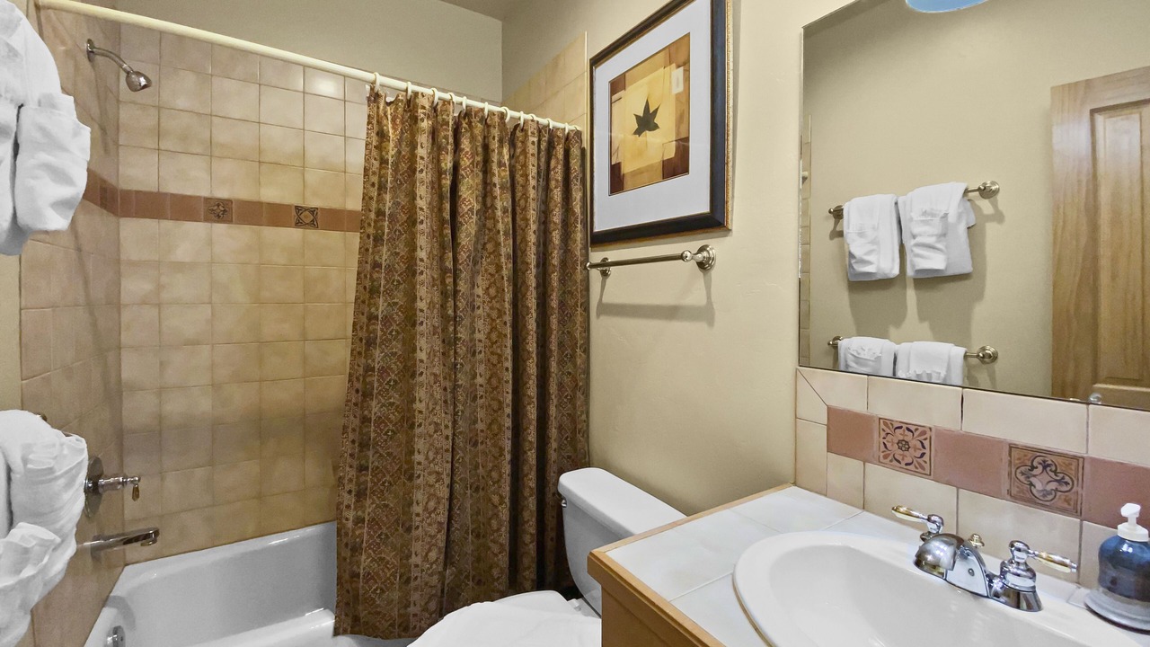 Photo of Bathroom in Warrior's Mark West