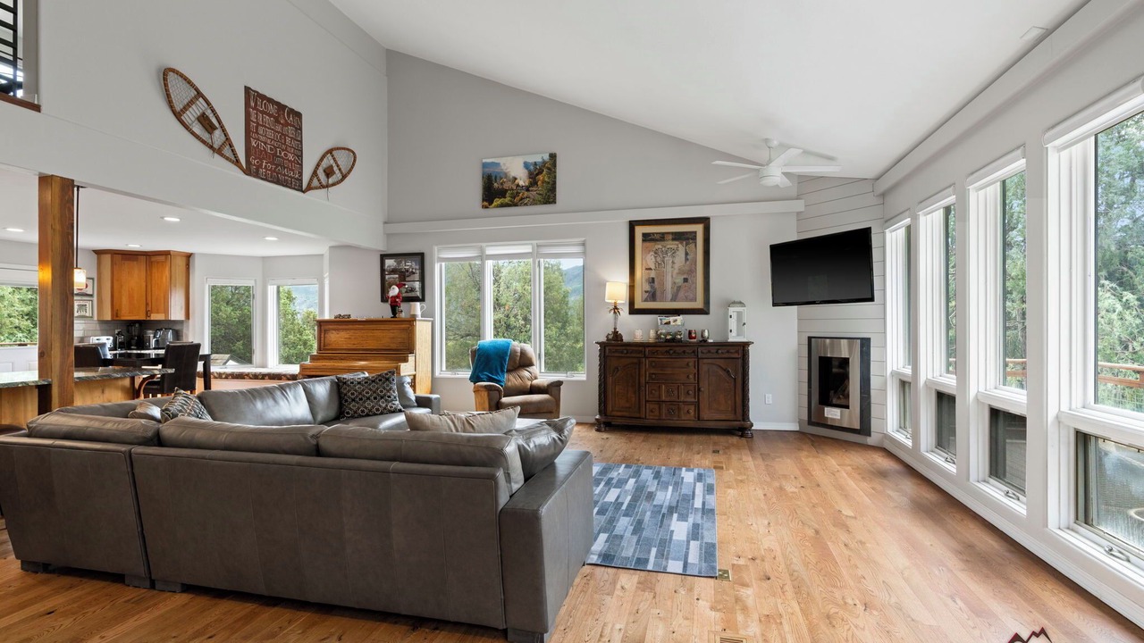 Photo of Livingroom in Hermosa
