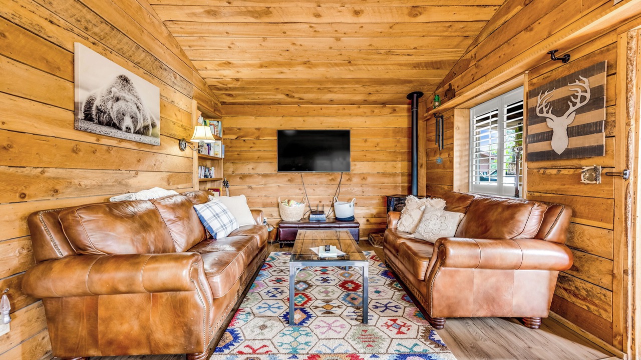 Photo of Livingroom in Divide