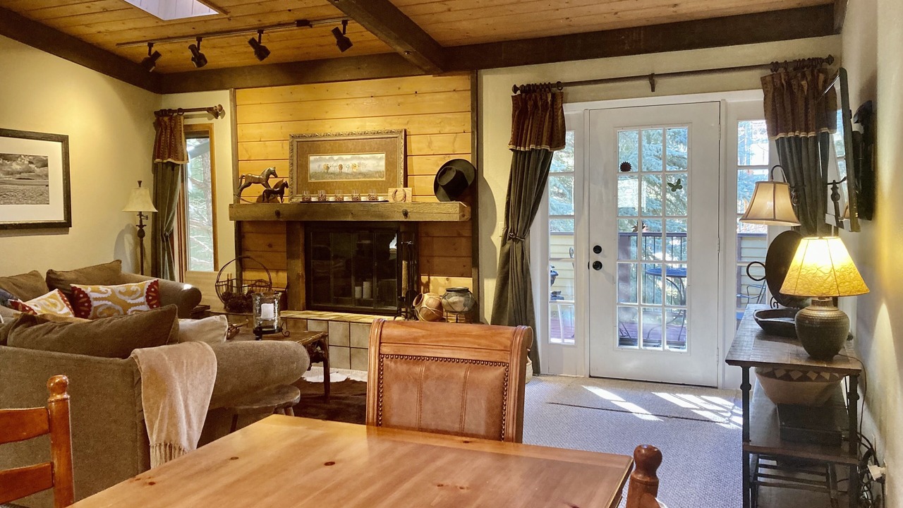 Photo of Livingroom in Intermountain