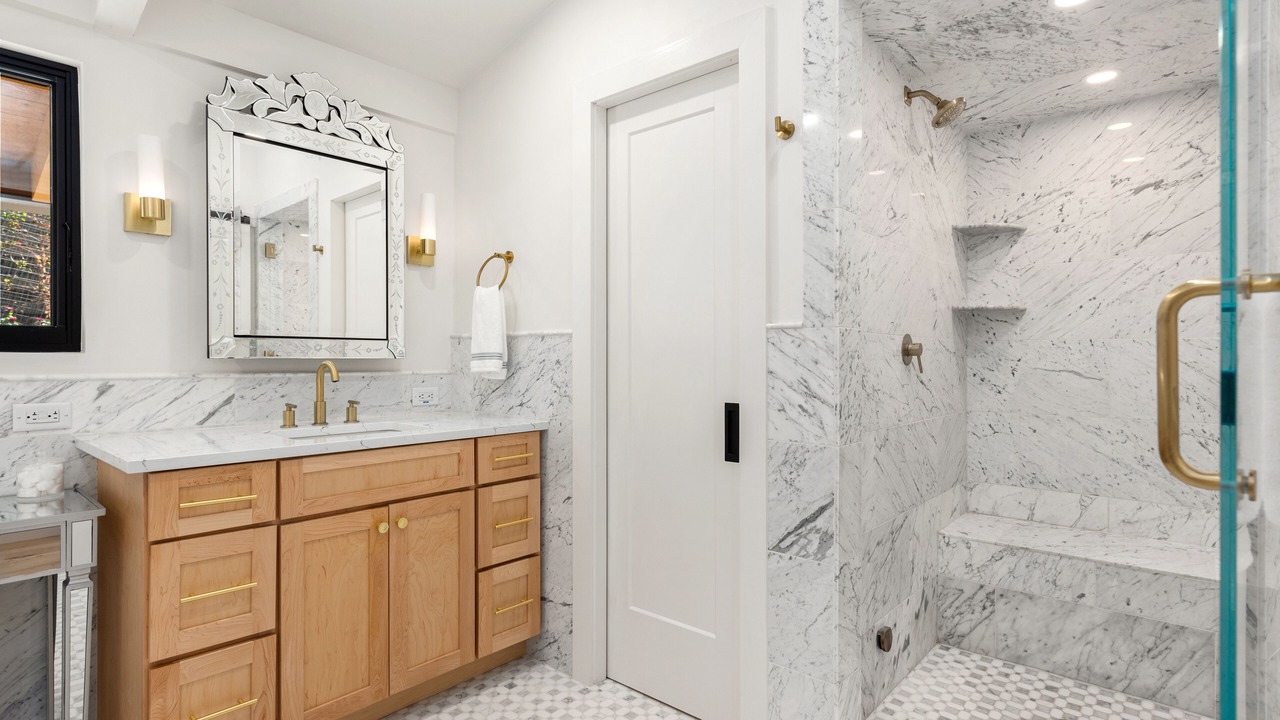 Photo of Bathroom in Red Mountain