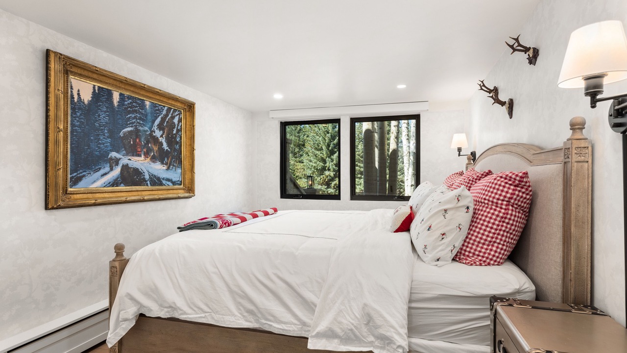Photo of Bedroom in Red Mountain