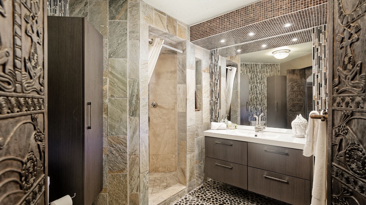 Photo of Bathroom in Carbondale