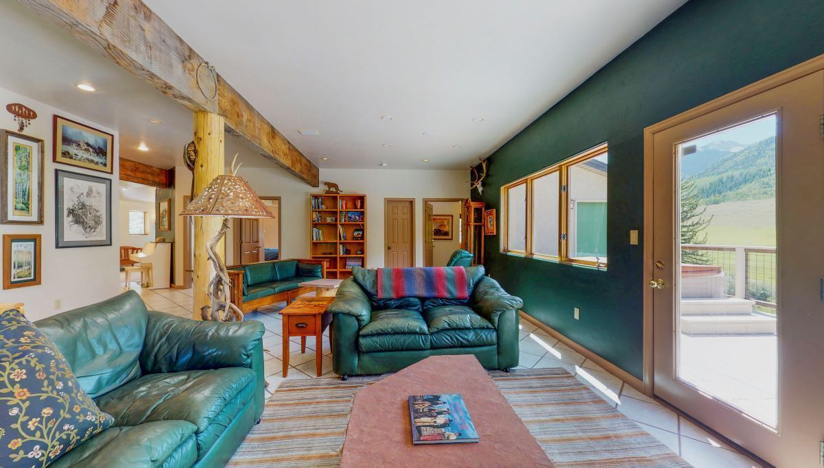 Photo of Livingroom in Carbondale