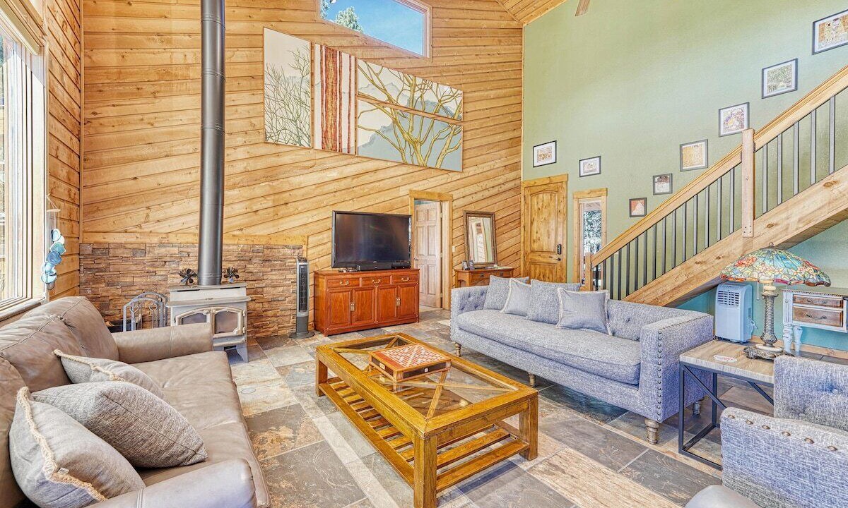 Photo of Livingroom in Woodland Park
