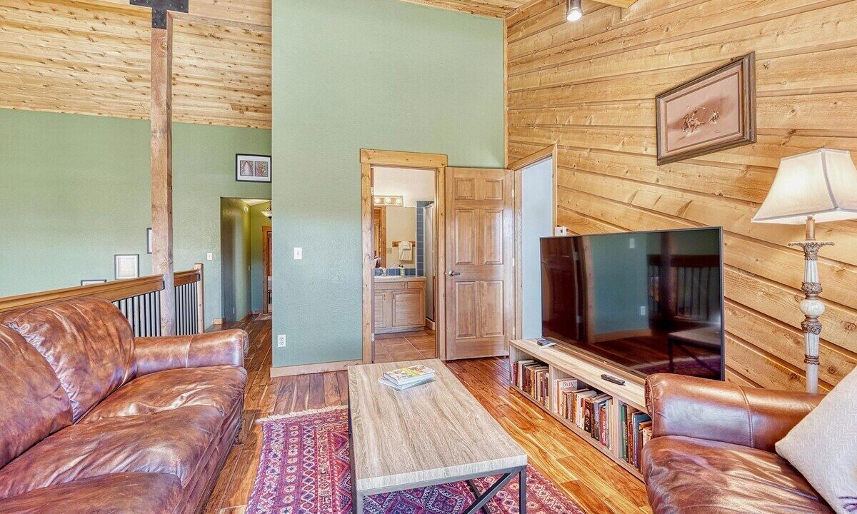 Photo of Livingroom in Woodland Park