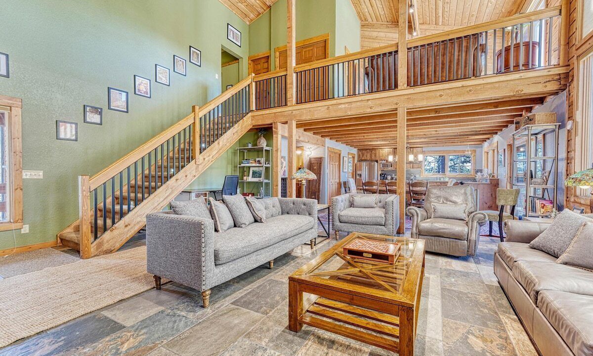 Photo of Livingroom in Woodland Park