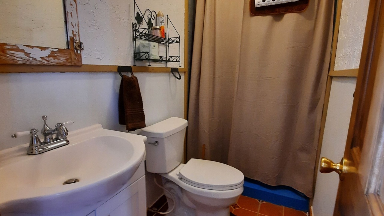 Photo of Bathroom in Capulin