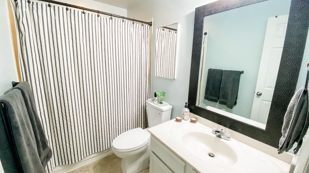 Photo of Bathroom in Columbine