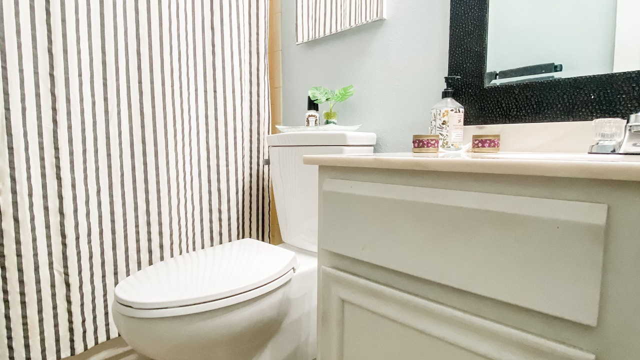 Photo of Bathroom in Columbine