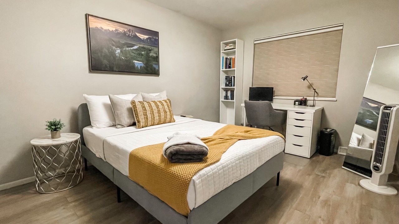 Photo of Bedroom in Columbine