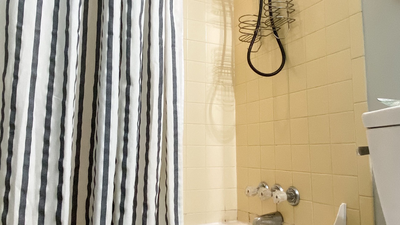 Photo of Bathroom in Columbine