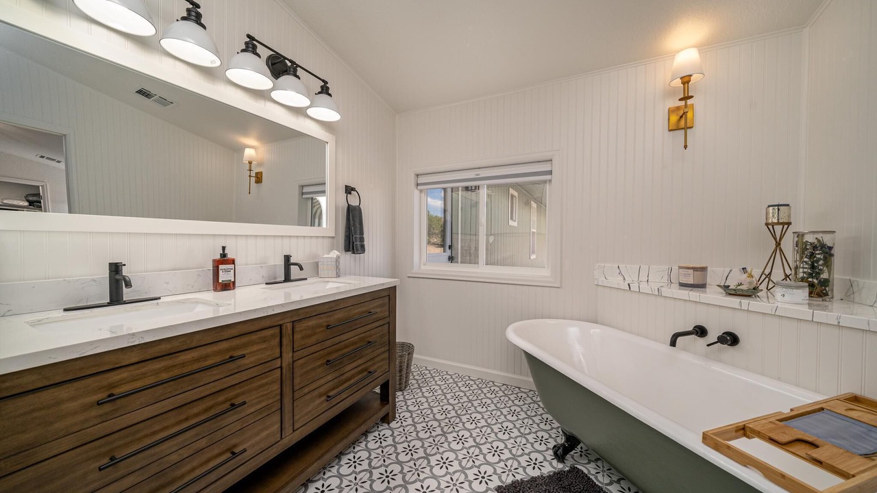 Photo of Bathroom in Palisade
