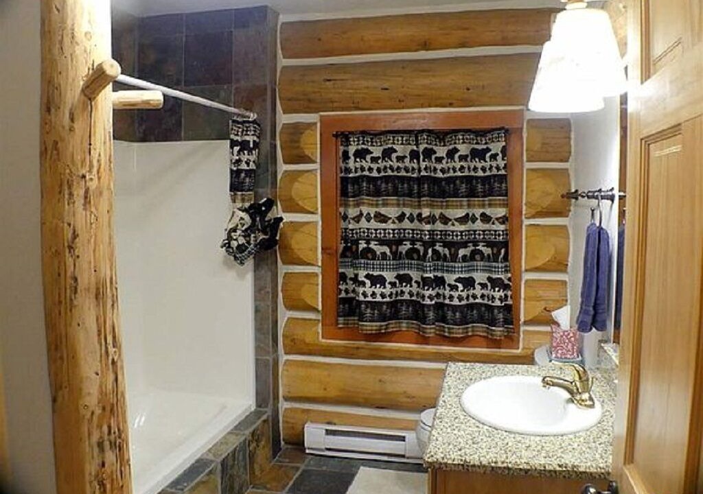 Photo of Bathroom in Cimarron