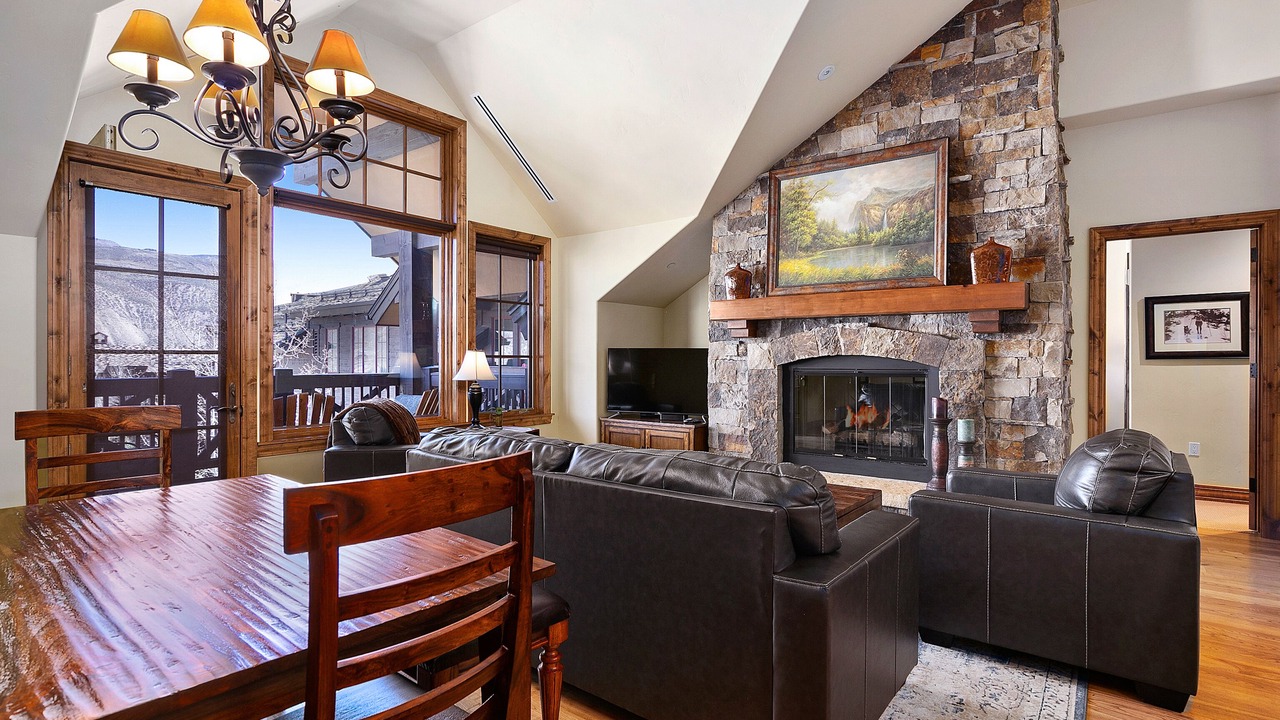 Photo of Livingroom in Avon