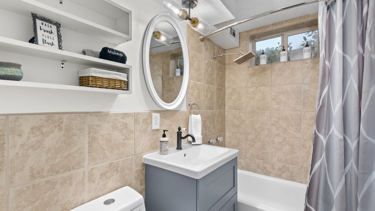 Photo of Bathroom in Columbine Valley